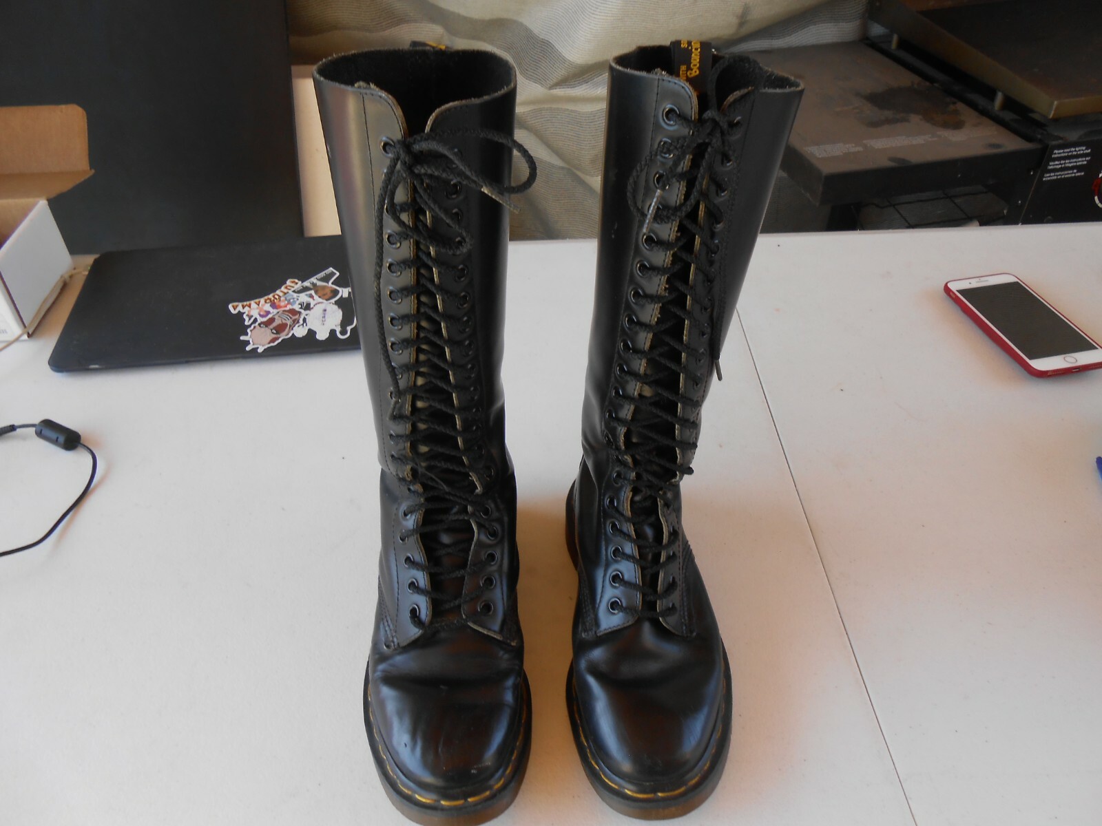 Dr. Martens DR.MARTENS 20 EYE купить в Америке, лот 334367027568