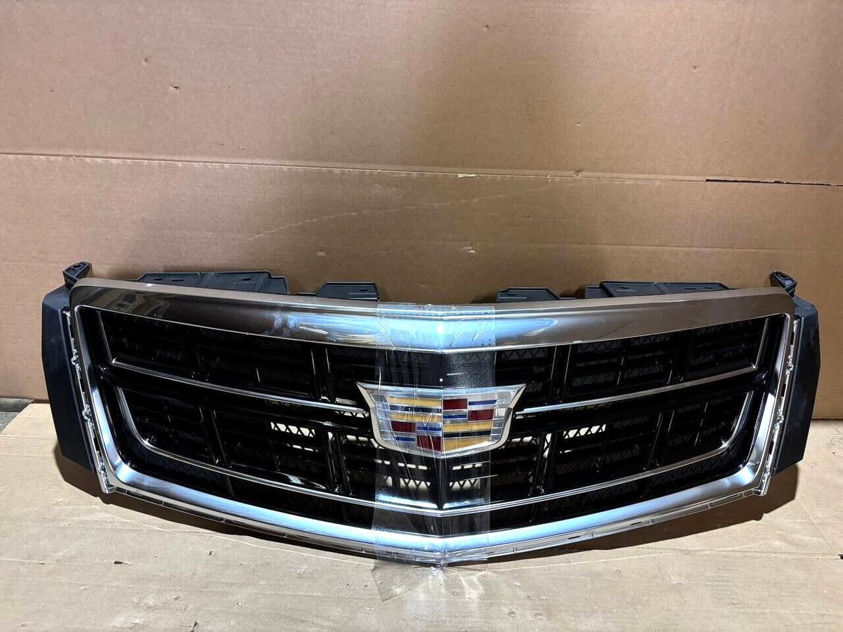 2016-2017 Cadillac XTS Upper Grille OEM W/O Surround View 23337017