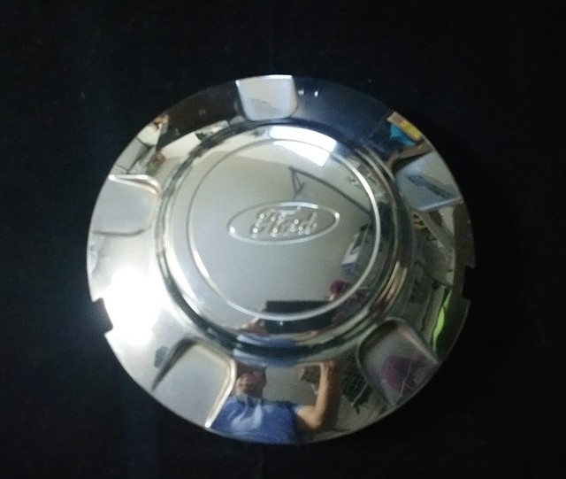 Ford Expedition OEM Wheel Center Cap Chrome Finish XL141A096BA Cavity