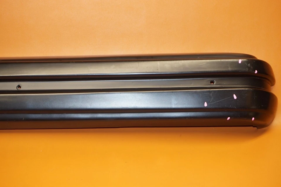 РЕЗИНОВАЯ КРЫШКА ЗАДНЕГО БАМПЕРА ROLLS ROYCE СЕРЕБРИСТАЯ ШПОРА 1981 1982 1983 1984-1990 UB424675 - Изображение 4 из 4