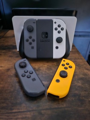 Nintendo Switch OLED Model Console White Complete With X2 Extra Joy Cons. 
