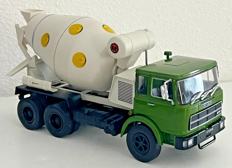 CAMION D'EPOCA Fiat 697 BETONIERA MAROTTA DEAGOSTINI 143 - Immagine 2 di 3