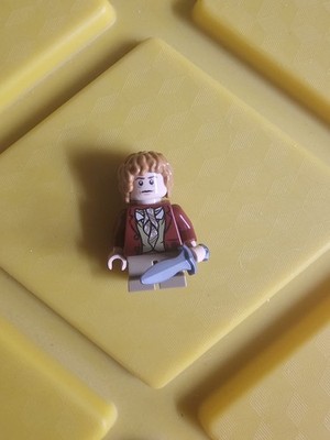 LEGO Lord of the Rings Bilbo Baggins Dark Red Coat LOTR Minifigure lor030 Lot