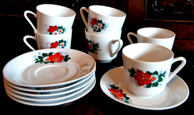 6 Tassen und 6 Untertassen Porzellan Kahla DDR Vintage