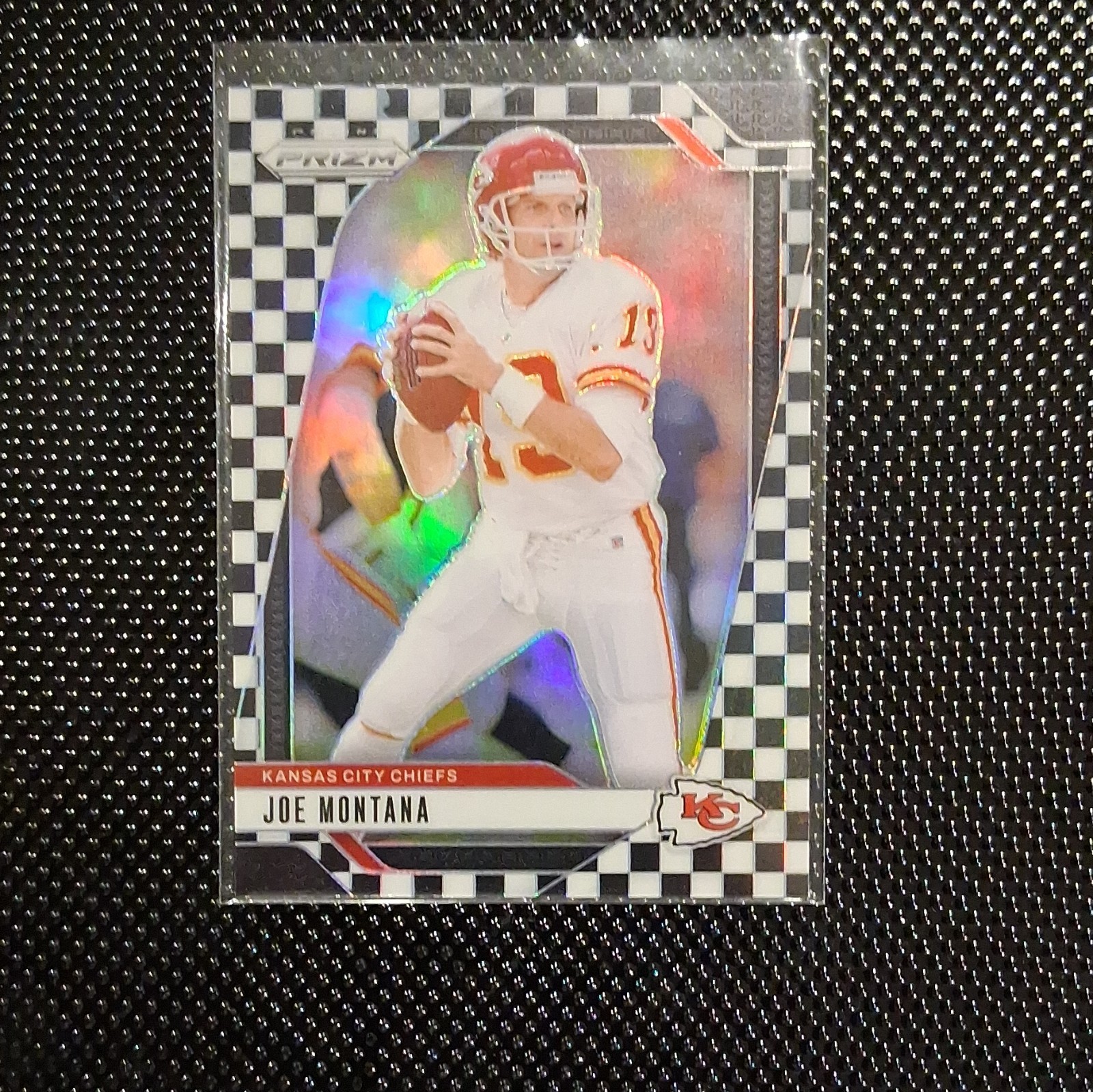 PANINI 2024 PRIZM JOE MONTANA KANSAS CITY CHIEFS B&W CHECKER PRIZM #147