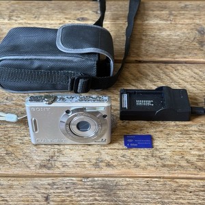 Sony DSC-W35 7.2MP Digital Camera Silver Compact Cybershot with Charger & Card