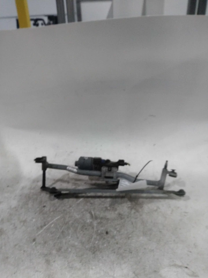 Motor limpador de para-brisa usado serve: 2017 Volkswagen Passat inclui grau de ligação - Imagem 2 de 4