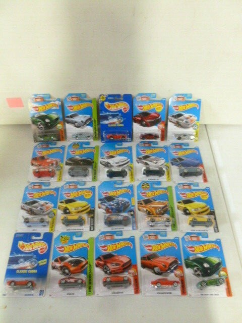 20 caliente ruedas tutti Sports autos with variations Lot 1022 20 caliente ruedas tutti Sports autos with variations Lot 1022