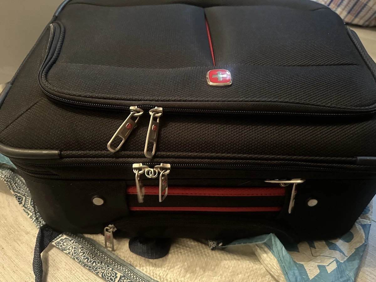 Wenger small suitcase for short holidays trip there is few space inside BNWT