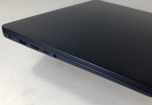 Lenovo Ideapad 1 15AMN7 15,6" AMD Ryzen 3, 8 GB RAM, 256 GB SSD, grafica Radeon - Foto 6 di 10