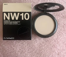 MAC Cosmetics Studio Fix Powder Plus Foundation NW10 / 0.52 oz/ 15 g