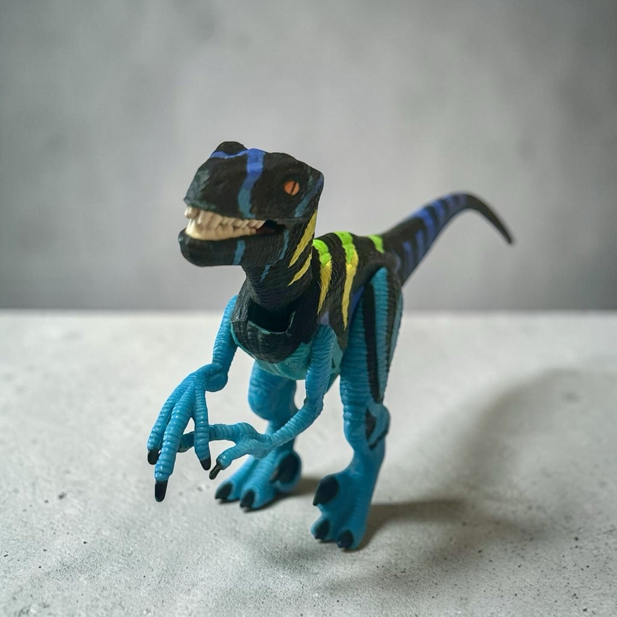 1997 Kenner Jurassic Park Chaos Effect Raptor Alpha | eBay