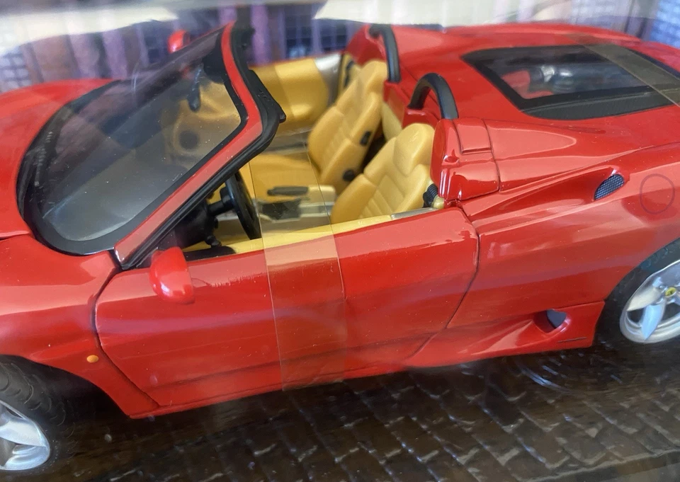 Hot Wheels 1:18 Ferrari 360 Spider Red Diecast Supercar - NEW Unoped Carton - Image 2 of 4