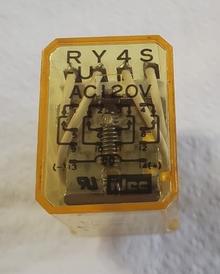 IDEC RY4S-U-AC120V 3-Amp Relay 14-Pin 