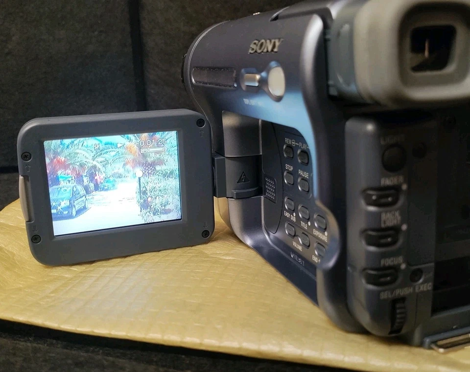 Cámara de video digital Sony CCD-TRV228E Hi8 cinta cámara móvil probada en caja Foto 4 de 4