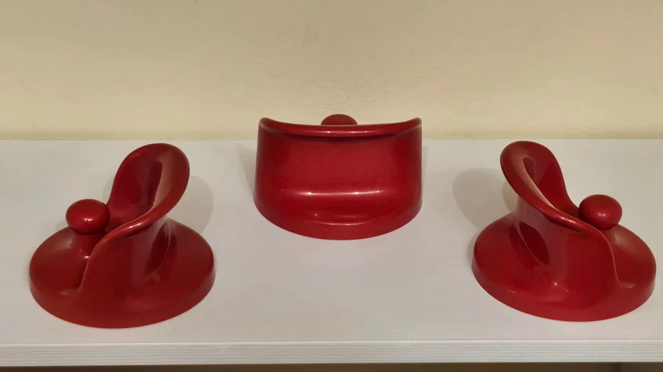 Kartell 4702 Coat Hook by Olaf von Bohr – Red – Vintage 1970s Italian Space Age - Image 2 of 4