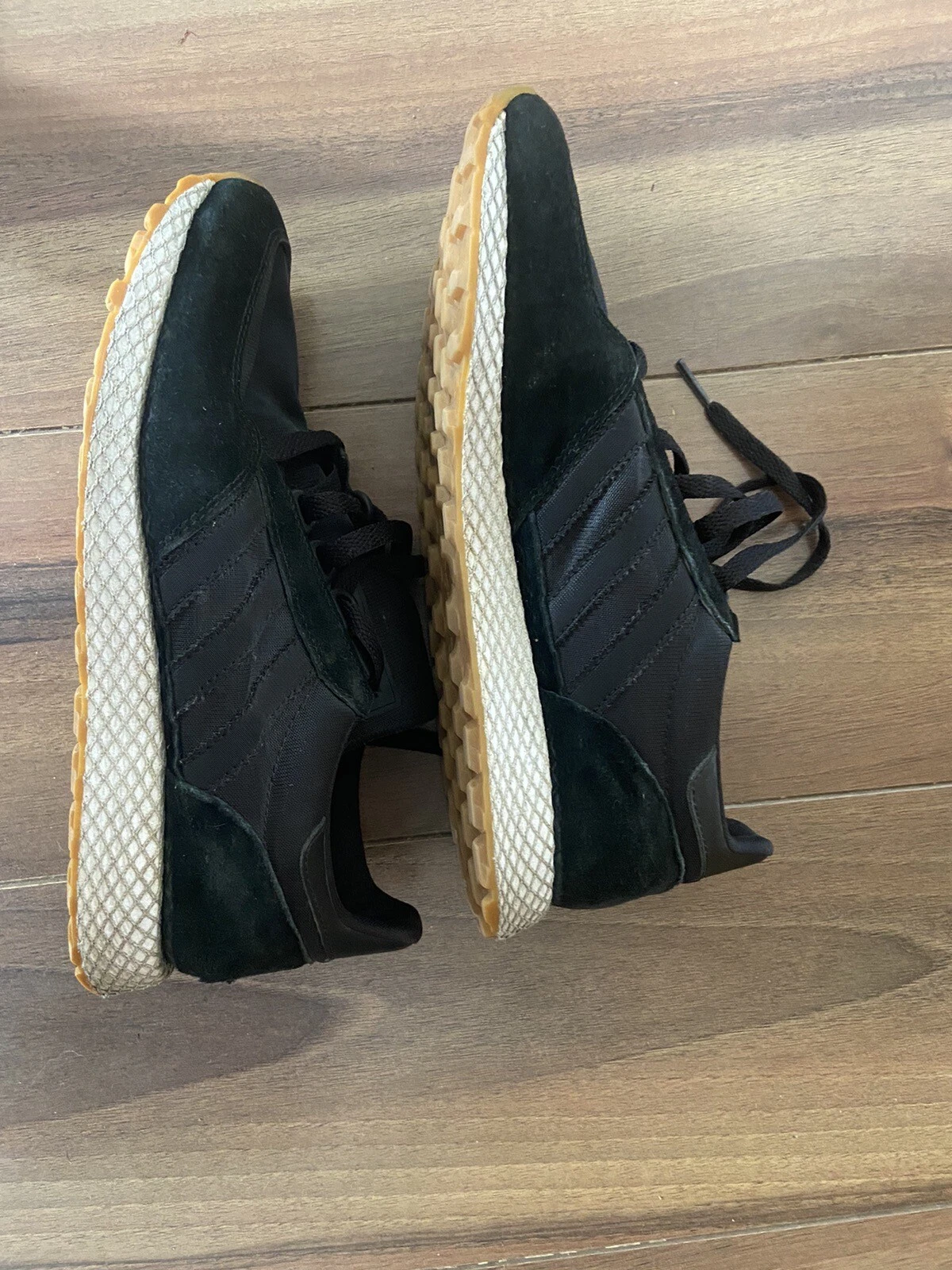 Scarpe da ginnastica Adidas taglia 7 nere