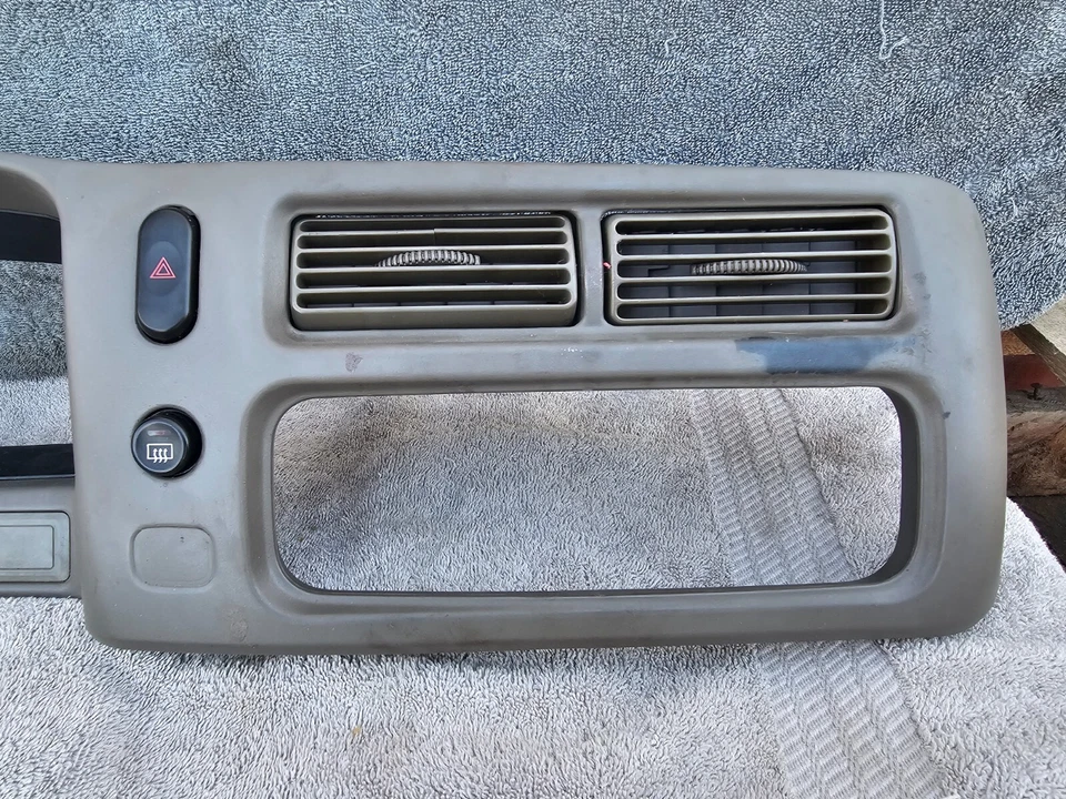 Cuadro de instrumentos Mitsubishi Montero Sport LS 2004 panel de ajuste marrón Foto 3 de 4