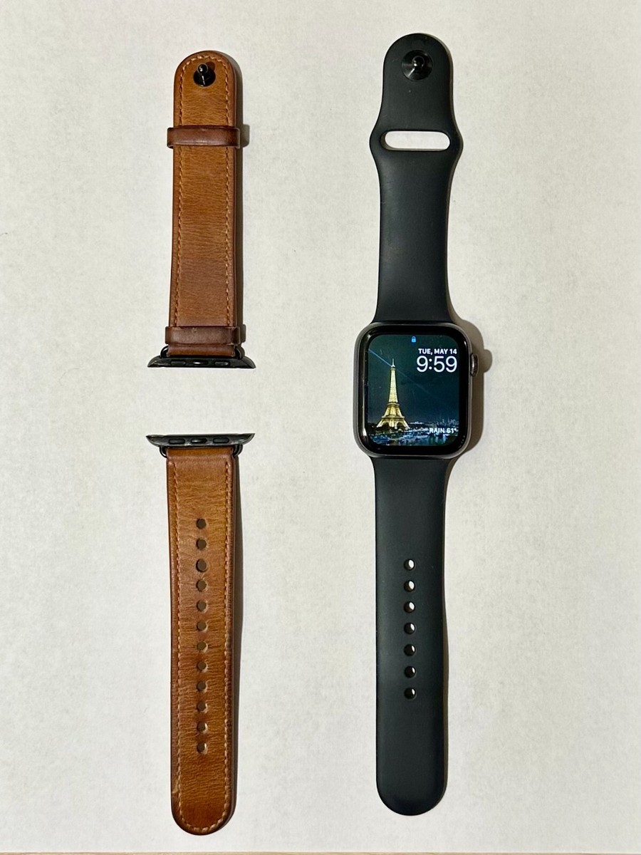 Apple Watch Series 4 44 mm GPS+LTE with Black Sports Band Apple Watch Series 4 44 mm GPS+LTE with Black Sports Band