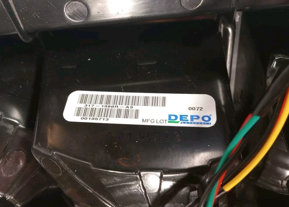 Conjunto de luz trasera pasajero derecho Honda Pilot 09-15  Foto 4 de 4