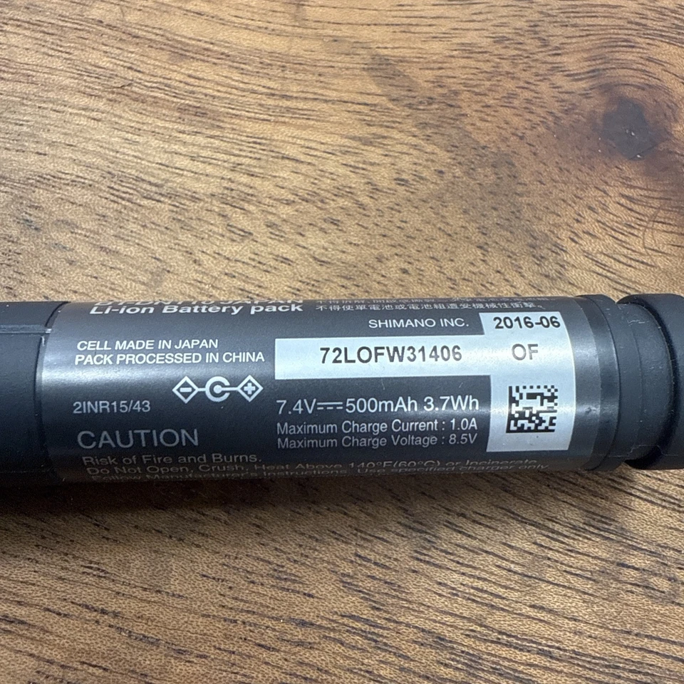 Batería interna de tija de sillín Shimano BT-DN110 Di2 Foto 3 de 4