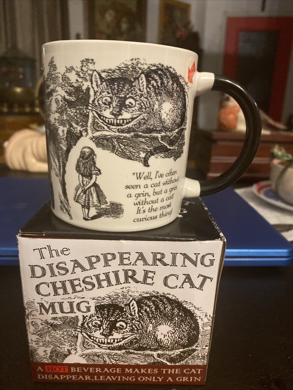 Disappearing Cheshire Cat Mug - Alice in Wonderland Heat Change mug