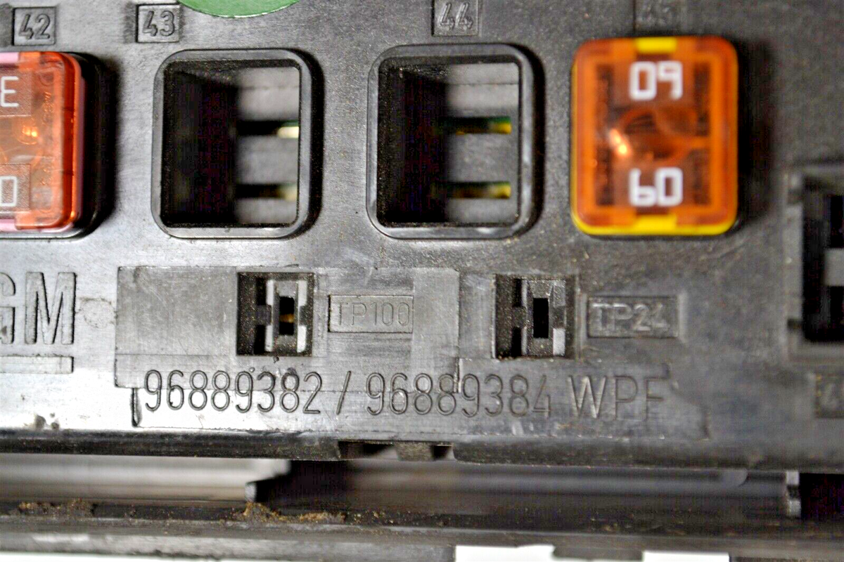 96889382 Chevrolet Cruze 2015 Fusebox Fuse Box Relay Module