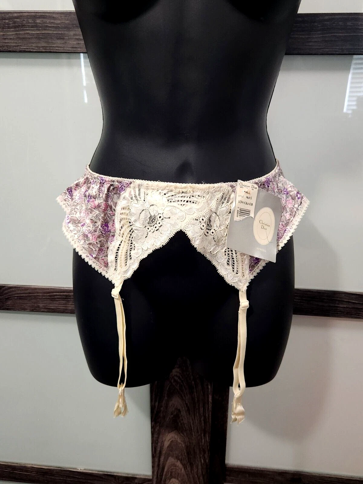 Jarretière vintage CHRISTIAN DIOR soie fleurie et dentelle neuve avec étiquette taille S   Style# 4645