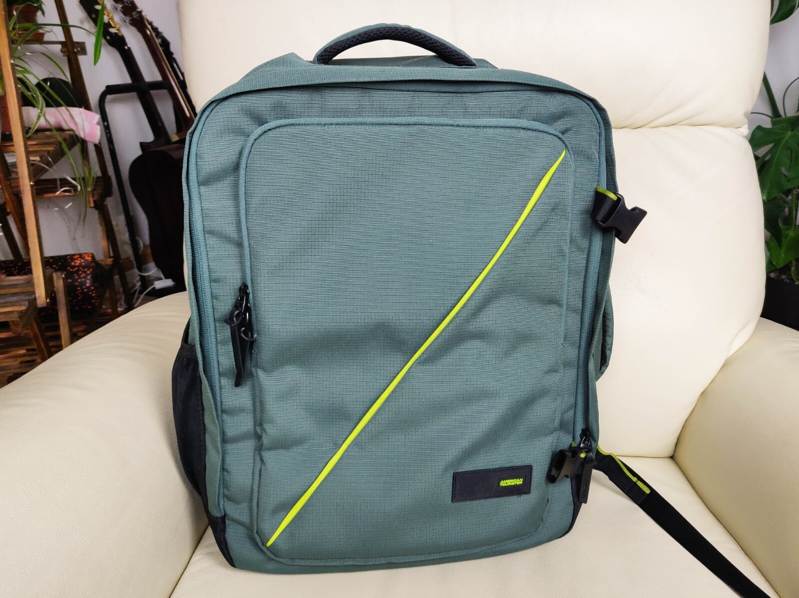 Mochila American Tourister Take2Cabin M para equipaje de mano easyjet 45 x 36 x 20 cm