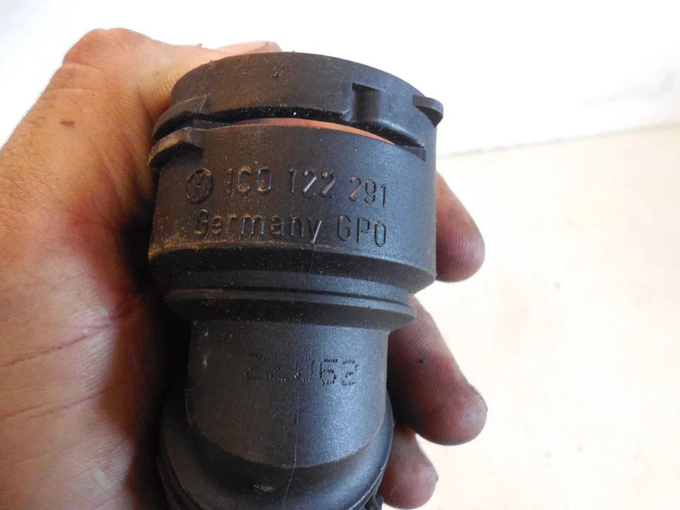 Manguera refrigerante radiador motor 2,5 L VW Volkswagen Beetle 98-05 con brida conector Foto 4 de 4