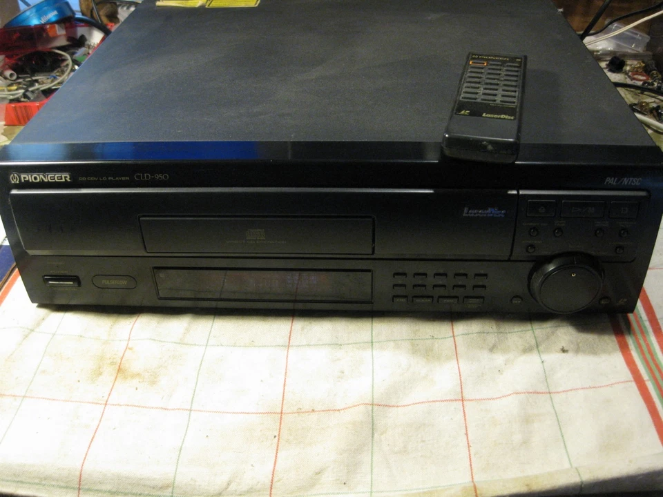 Lecteur laserdisc Pioneer CLD 950 - Photo 2/4