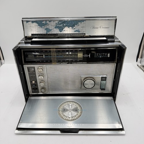 E1 Zenith Solid State Trans Oceanic Royal D7000 11 Band Radio Vintage 1968-1971