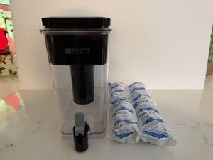 Brita 27-Cup XL Water Filtration Dispenser, Black Pre-Owned w/ 4  NEW FILTERS