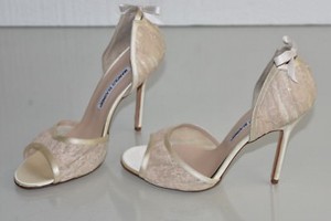 cream lace wedding shoes