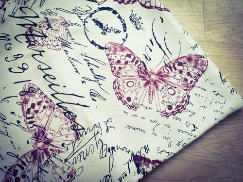 66.-263. Shabby Chic Marseilles Butterfly 100% Cotton Fabric.Price per 1/2 metre - Picture 4 of 5