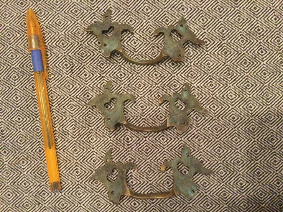 DECORATION Lot ANCIENNE POIGNEE TIROIR de MEUBLE Laiton Bonze Serrure Entrée - Photo 3/4