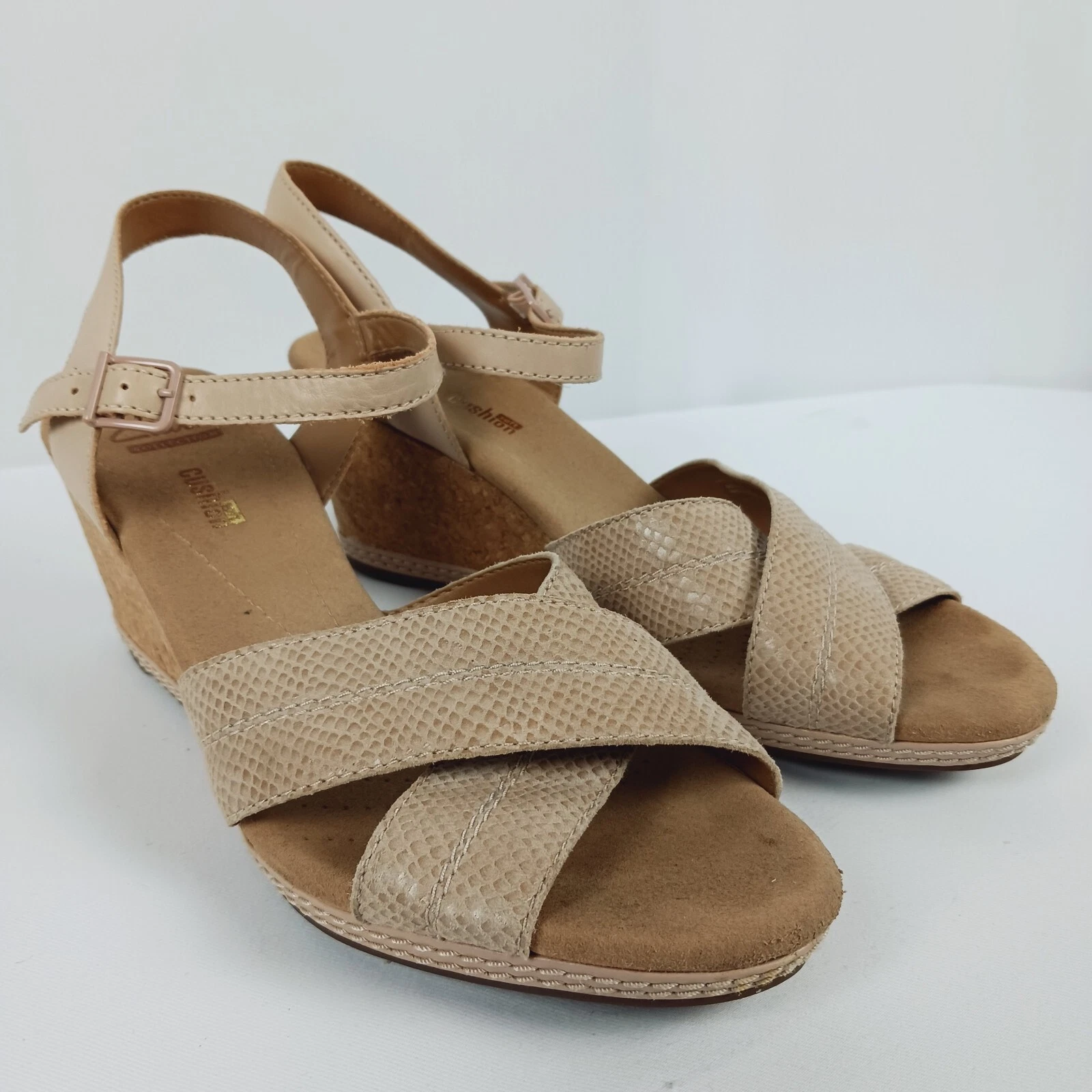 Sandali Clarks Helio Latitude pelle in rilievo pelle di serpente beige zeppa 10