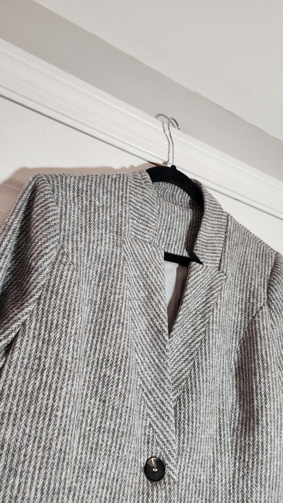 Soft Gray And White Single Button Lined Blazer Ja… - image 2