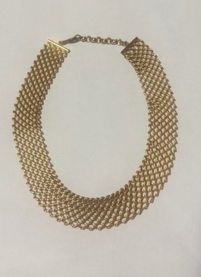 Beautiful Vintage Monet Gold Tone Necklace