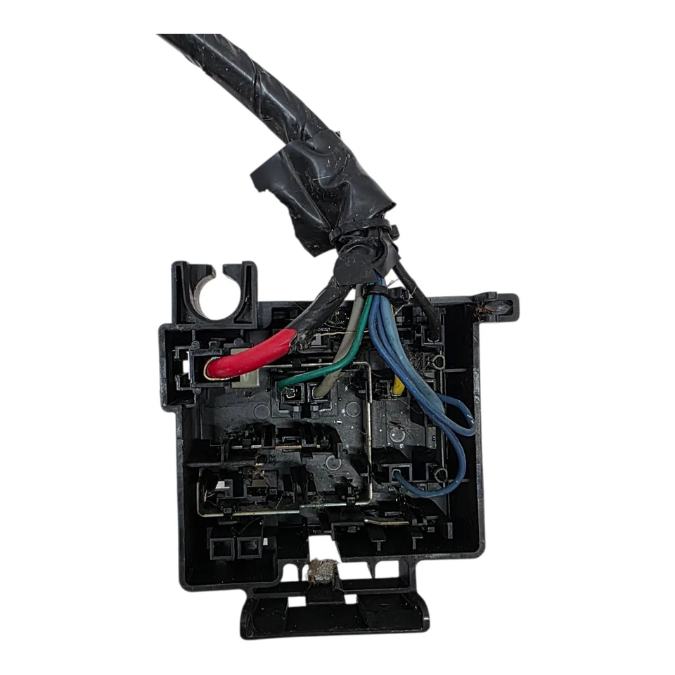 Arnés de bloque de caja de fusibles relé ventilador de refrigeración motor Silverado Sierra 2003-2007 Foto 3 de 4