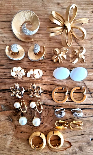 Vintage TRIFARI 22 Pc Lot Costume Jewelry Signed Pins Brooches Earrings