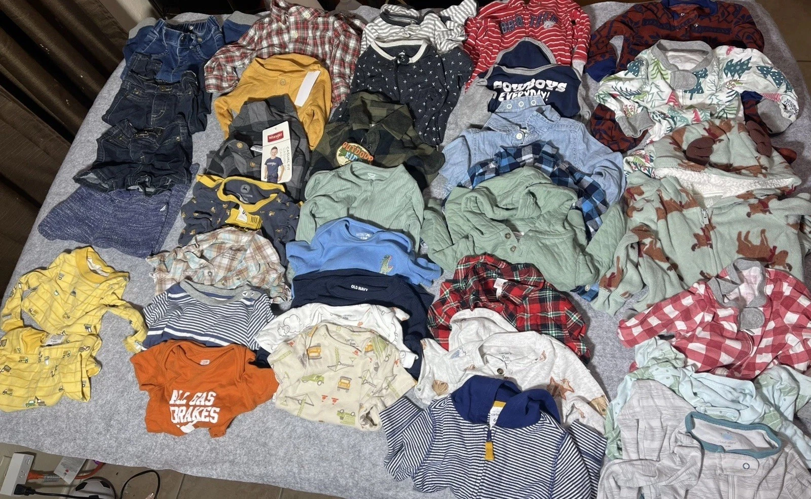 Lot of 35 Pieces Mixed Brands Bundle Baby boy Clothes 6m, 9m, 12m
Opens in a new window or tab