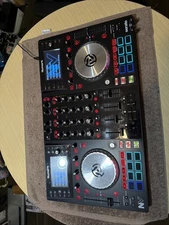 Numark NV 4-Deck Dual-Display USB DJ Controller Turn Tabletop - Black