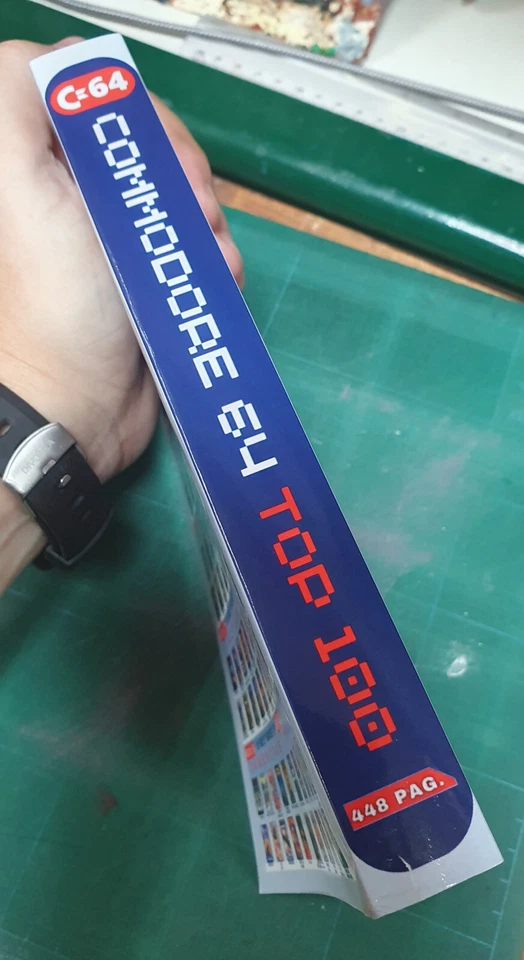 Ultimo Disponibile : BOOK "COMMODORE 64 TOP 100 GAMES C64 (448 pages) in 5 lang. - Immagine 2 di 4