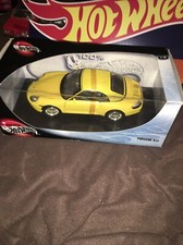Hot Wheels 1999 Porsche 911 Carrera 1:18 Scale Diecast Model Car Yellow