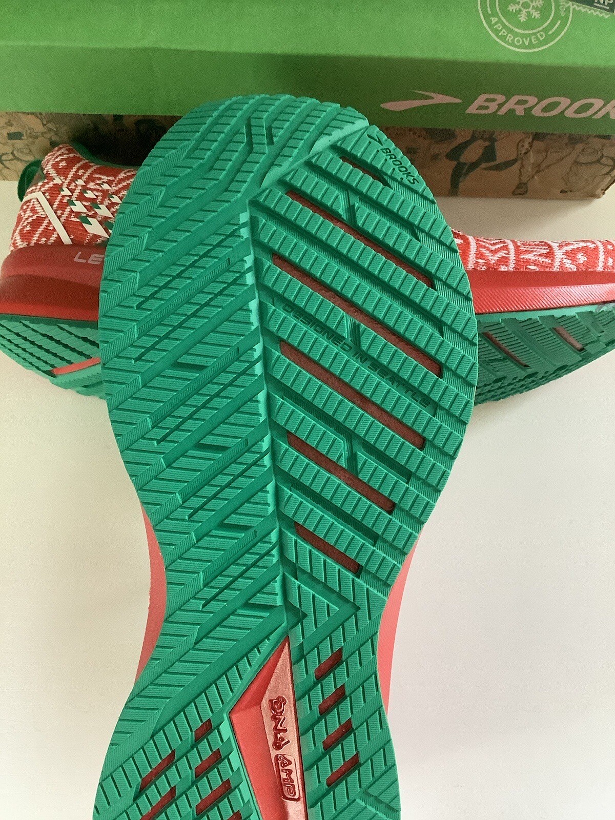 NEW Brooks Levitate 5 Run Merry Christmas Women's Running Shoes Red