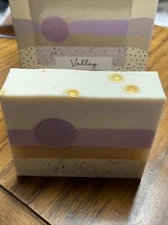 Finchberry Valley Lavender And Chamomile Gourmet Handcrafted Soap 4.5 oz (2) Bar