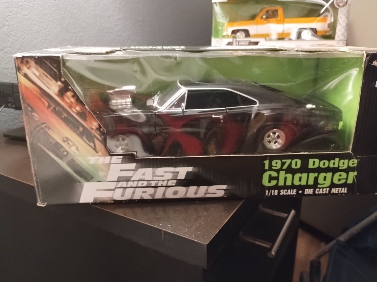ミニカー FAST& FURIOUS 1970 DODGE CHARGER 1/18 Michelle Rodriguez Autographed 1:18 Scale Die-Cast Fast and