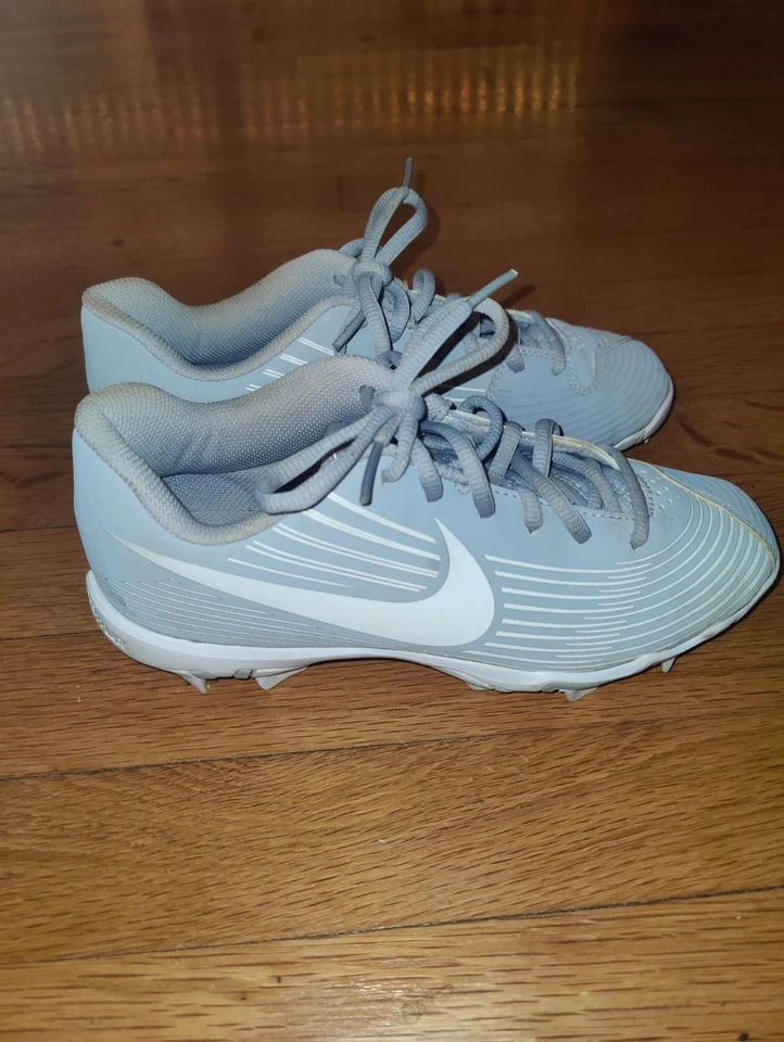 Grey 4y Nike Fast Flex Softball Cleats Youth Girls - Image 3 of 4