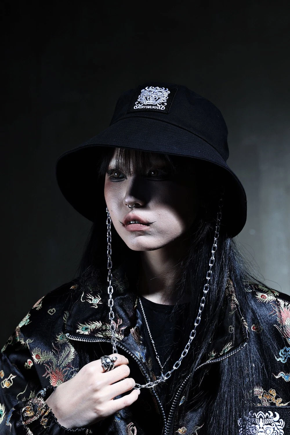 Mukha Square Embroidered Patch Light Chain Bucket Hat Unisex Fashion Headwear